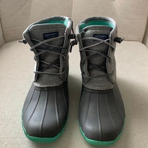 EUC Sperry Girls Saltwater Boot